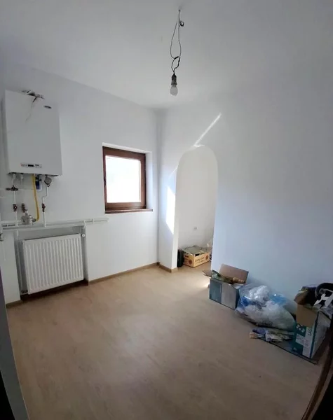 Cotroceni Medicina, etaj 3/3, renovat